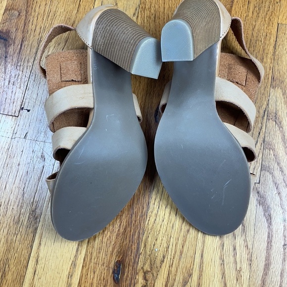 Apt 9 tan heels - Picture 4 of 5